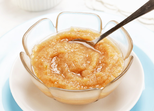 Pear Sauce - use ripe pears to make this simple sauce which can be used in the same way as applesauce.!