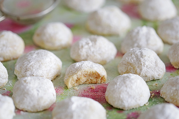 Italian Wedding Cookies - crumbly buttery shortbread cookies with ground almonds and white sugary coating that melt in your mouth