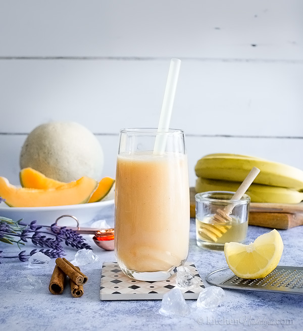 Cantaloupe Smoothie - with almond milk, banana and spices is a great and healthy way to start a day!