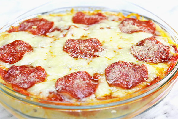 Spaghizza = spaghetti + pizza = pizza style baked spaghetti casserole!