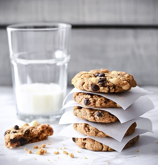 I Want to Marry You Cookies are surefire way to get someone to fall in love with you; white and dark chocolate chips, brown sugar, almost toffee flavor; just one bowl, no creaming of butter and sugar needed!﻿